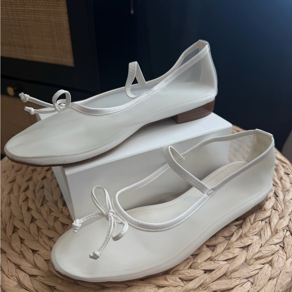 White Mesh Flats